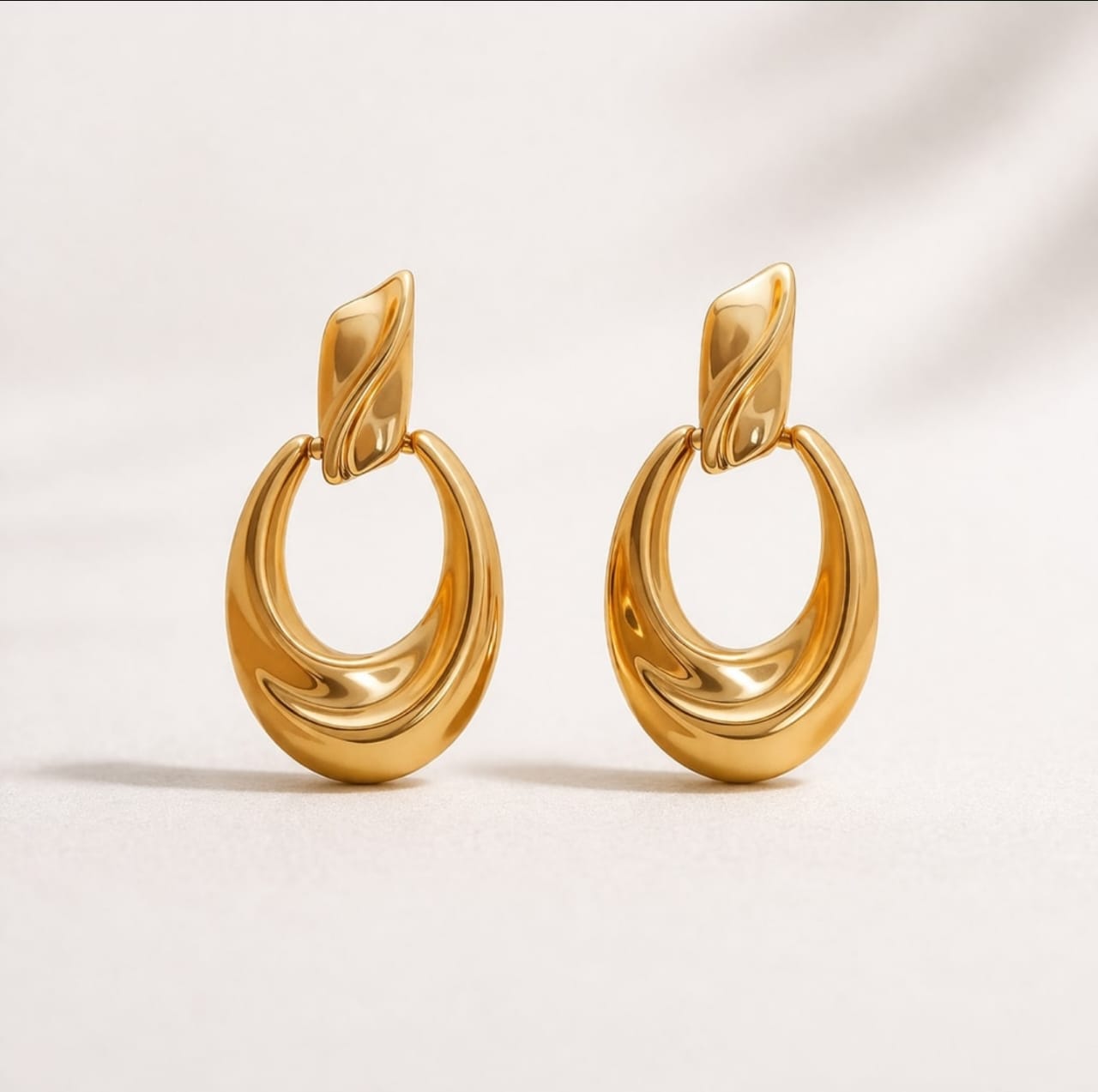 Luna Twist Hoops