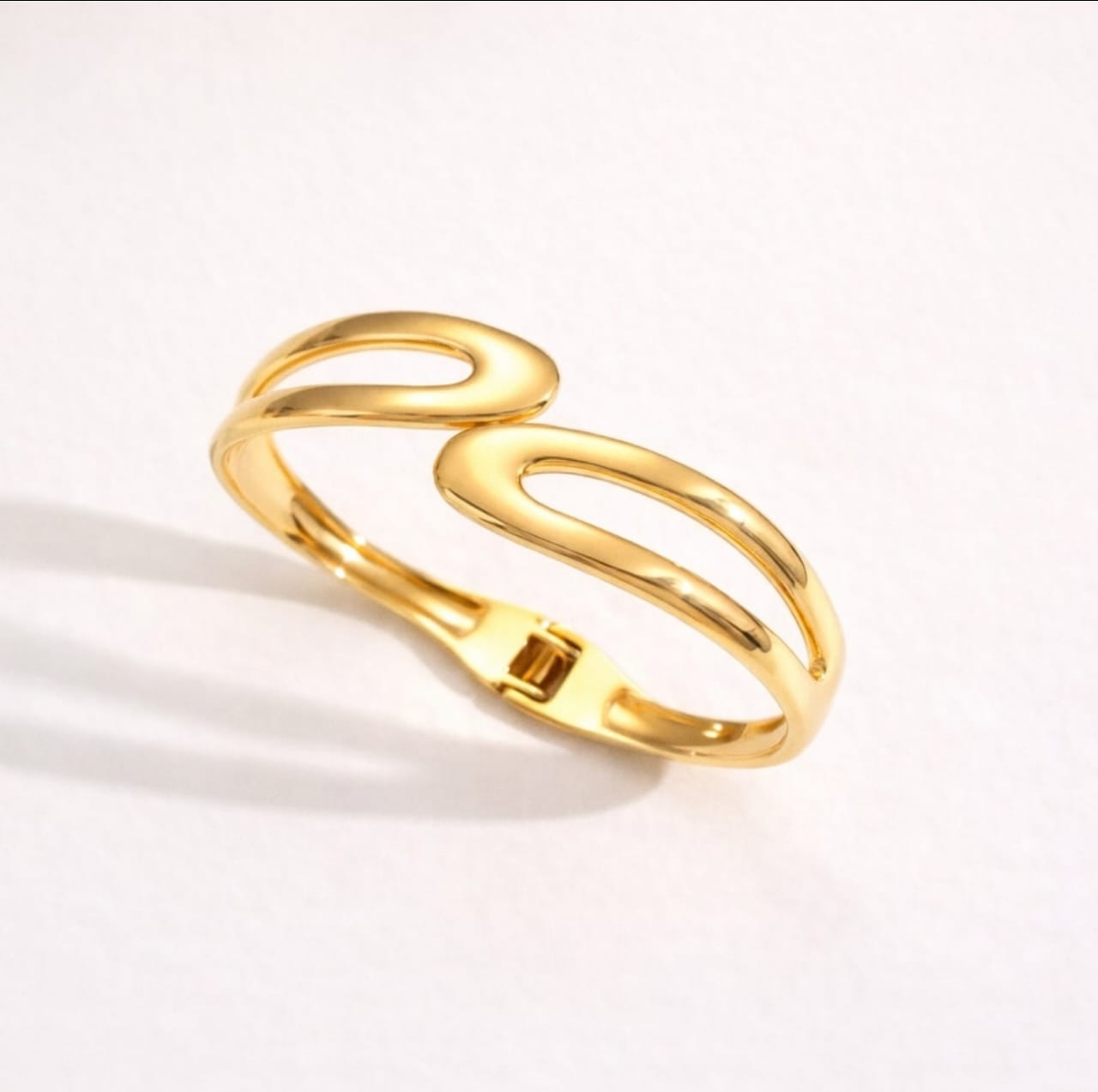 Luna Wave Gold Bracelet